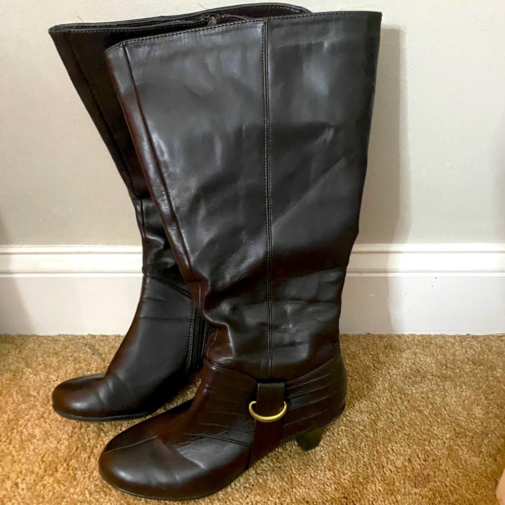 EUC - wide calf, brown heeled boots